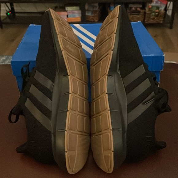Adidas Swift Run Black Men’s 10 - Picture 3 of 4